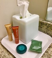 Empire Lakeshore Inn