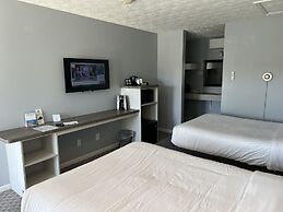 Empire Lakeshore Inn