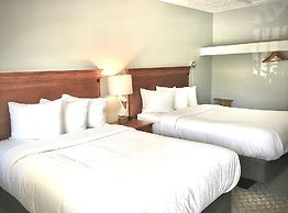 Empire Lakeshore Inn