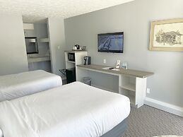 Empire Lakeshore Inn