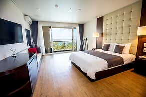 The Four Graces Resort