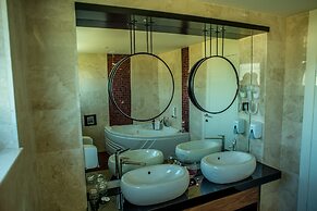 Hotel Hedonic