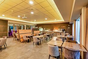 Mezzo Hotel & Business