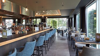 Mezzo Hotel & Business