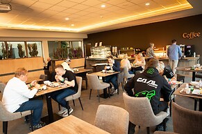 Mezzo Hotel & Business