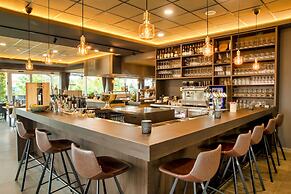 Mezzo Hotel & Business