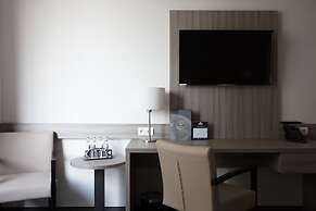 Mezzo Hotel & Business