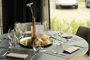 Mezzo Hotel & Business