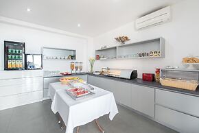 Beachfront Villa Mediteran