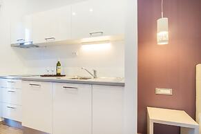 Beachfront Villa Mediteran