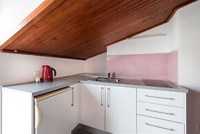 Beachfront Villa Mediteran