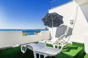 Beachfront Villa Mediteran