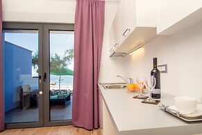 Beachfront Villa Mediteran