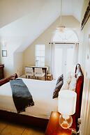 Shangri-La Boutique Bed & Breakfast