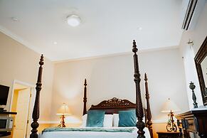 Shangri-La Boutique Bed & Breakfast