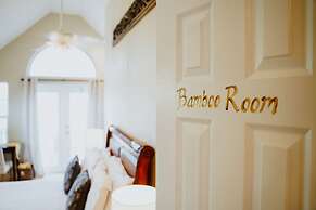 Shangri-La Boutique Bed & Breakfast