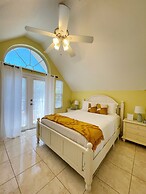 Shangri-La Boutique Bed & Breakfast