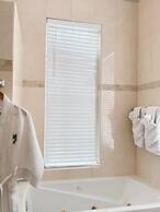 Shangri-La Boutique Bed & Breakfast