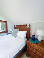 Shangri-La Boutique Bed & Breakfast