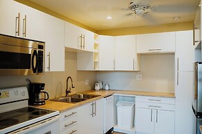 Shangri-La Boutique Bed & Breakfast