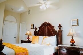 Shangri-La Boutique Bed & Breakfast
