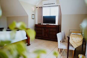 Shangri-La Boutique Bed & Breakfast