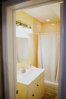 Shangri-La Boutique Bed & Breakfast