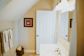 Shangri-La Boutique Bed & Breakfast