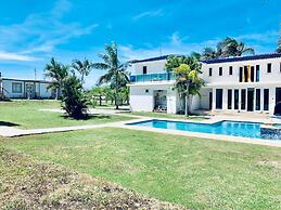 Manati World Point Inn