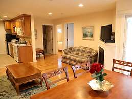 By the Sea Guests Bed & Breakfast & Suites