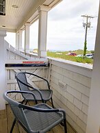 By the Sea Guests Bed & Breakfast & Suites