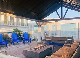 By the Sea Guests Bed & Breakfast & Suites