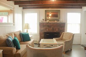 By the Sea Guests Bed & Breakfast & Suites