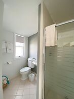 By the Sea Guests Bed & Breakfast & Suites