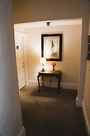 By the Sea Guests Bed & Breakfast & Suites