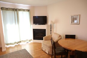 By the Sea Guests Bed & Breakfast & Suites