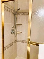 By the Sea Guests Bed & Breakfast & Suites