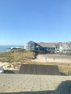 By the Sea Guests Bed & Breakfast & Suites