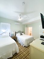 By the Sea Guests Bed & Breakfast & Suites