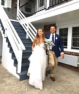 By the Sea Guests Bed & Breakfast & Suites