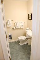 By the Sea Guests Bed & Breakfast & Suites