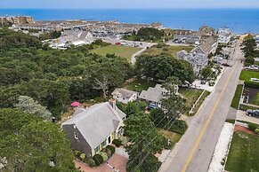 By the Sea Guests Bed & Breakfast & Suites