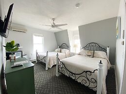 By the Sea Guests Bed & Breakfast & Suites
