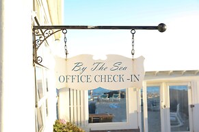 By the Sea Guests Bed & Breakfast & Suites