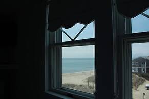 By the Sea Guests Bed & Breakfast & Suites