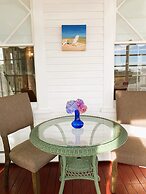 By the Sea Guests Bed & Breakfast & Suites