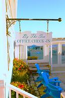 By the Sea Guests Bed & Breakfast & Suites