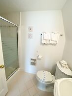 By the Sea Guests Bed & Breakfast & Suites