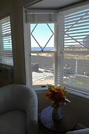 By the Sea Guests Bed & Breakfast & Suites