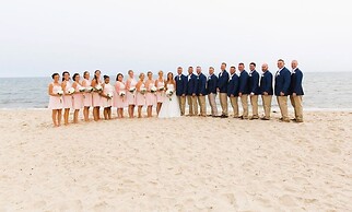 By the Sea Guests Bed & Breakfast & Suites